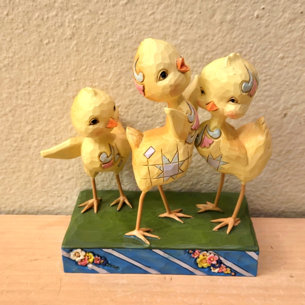 2017 Jim Shores Hooray for Spring Chicken Figurine